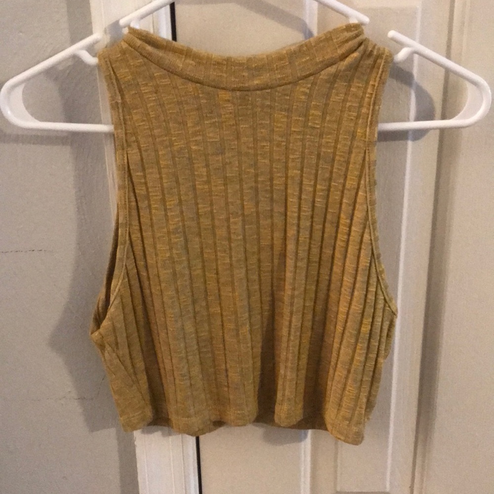 Nice grey and yellow butted crop top